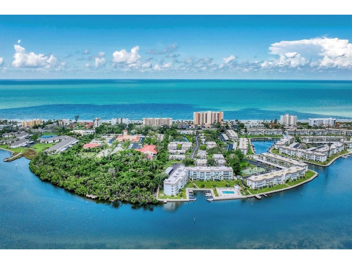 534 Sutton Place Longboat Key FL 34228 - SARASOTA BAY A4660890 image1