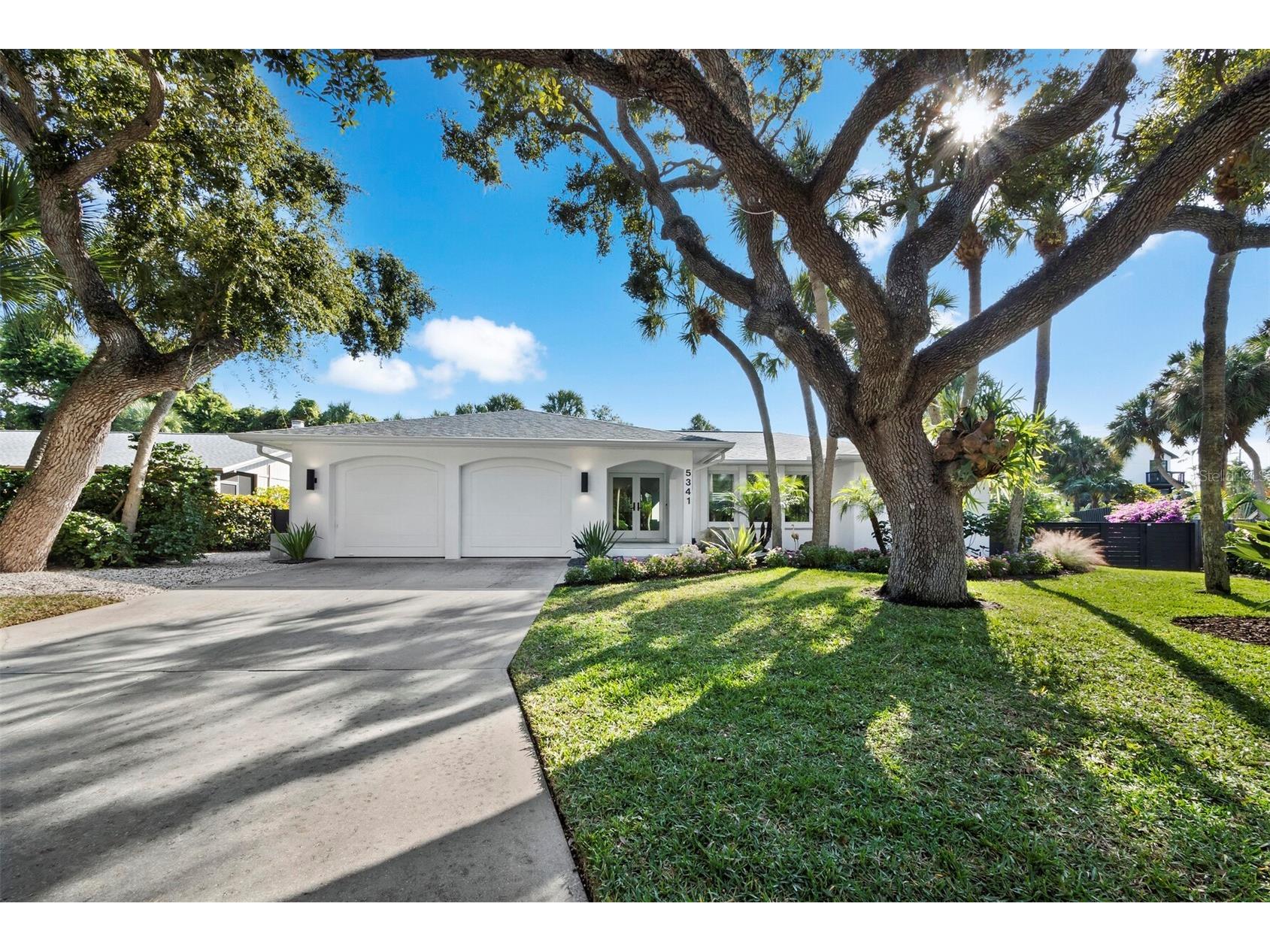 5341 Siesta Court Sarasota FL 34242 A4671562 image1