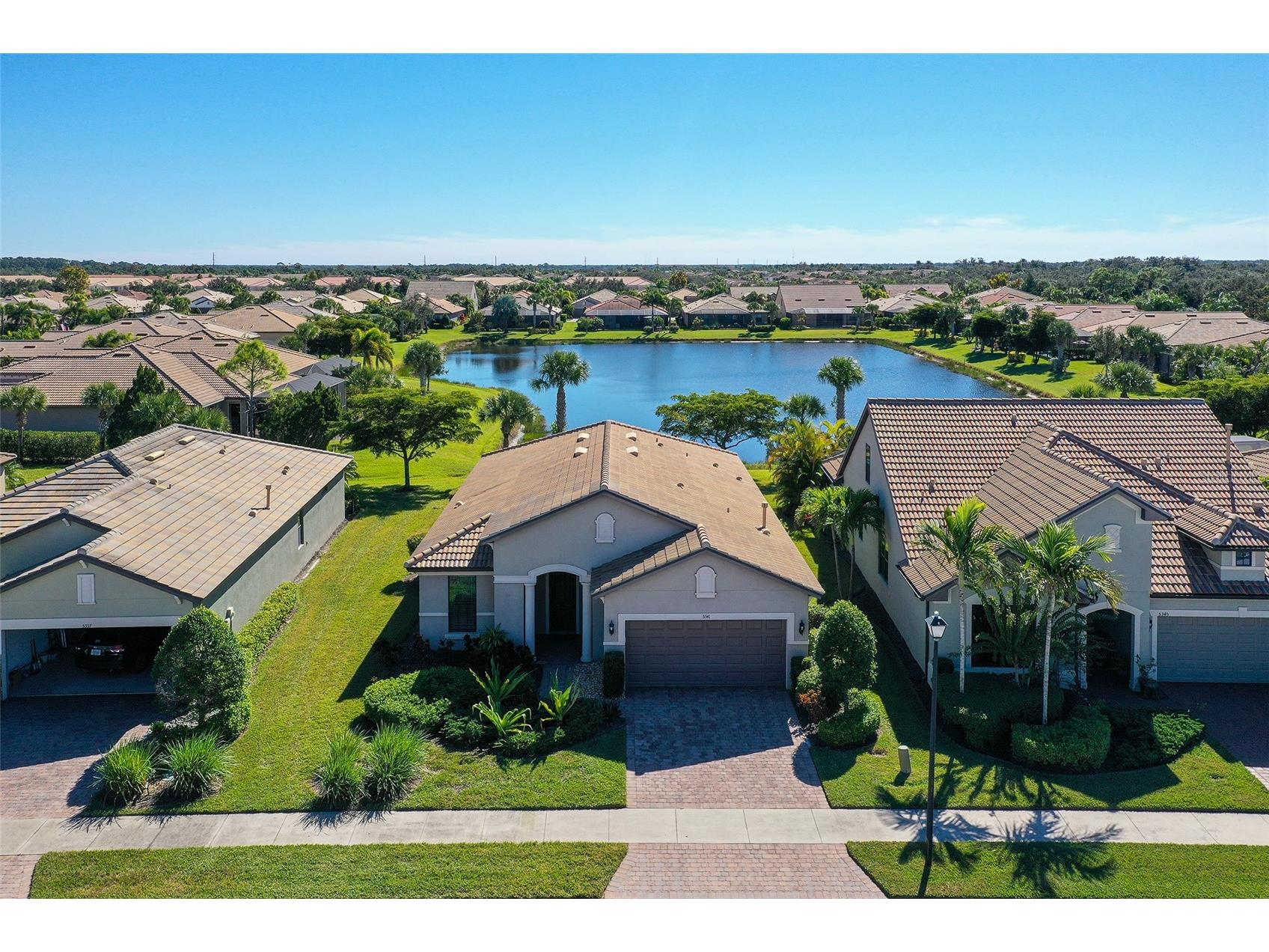 5341 Sundew Drive Sarasota FL 34238 A4670645 image2
