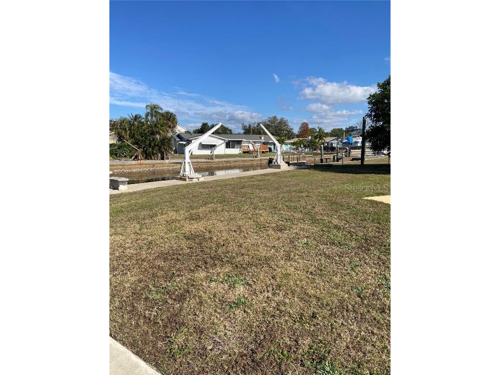 5343 Bluepoint Drive Port Richey FL 34668 - MILLERS BAYOU W7881591 image7