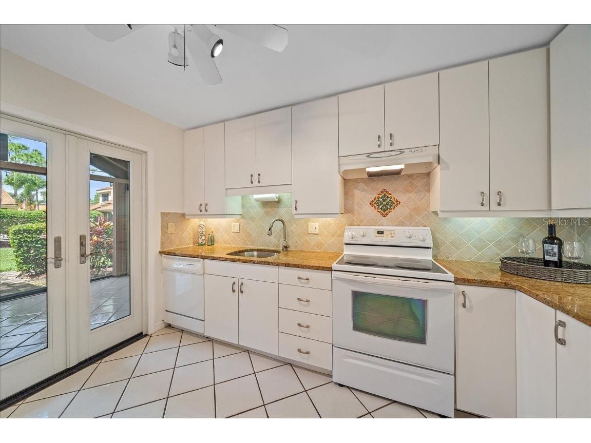 5343 Huntingwood Court #33 Sarasota FL 34235 A4662911 image13