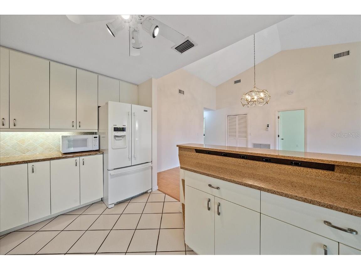 5343 Huntingwood Court #33 Sarasota FL 34235 A4662911 image15