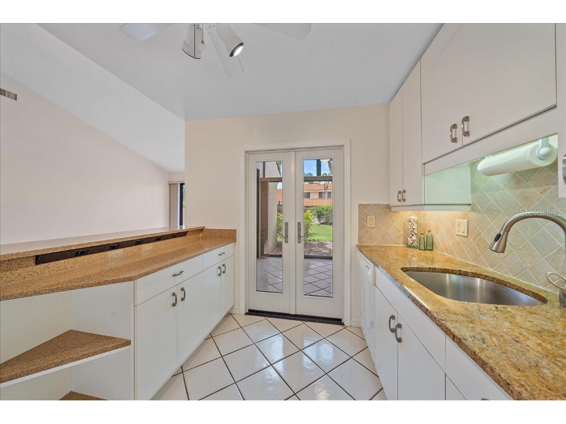 5343 Huntingwood Court #33 Sarasota FL 34235 A4662911 image16