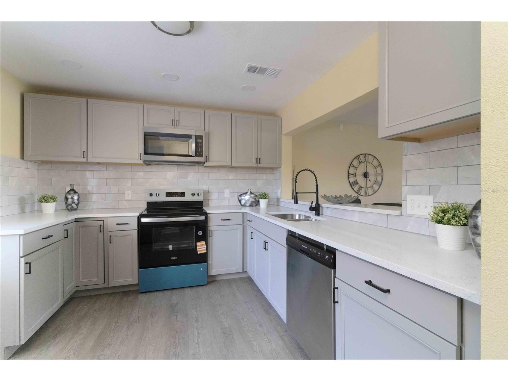 5345 Lake Arrowhead Trail #12 Sarasota FL 34231 A4686634 image5