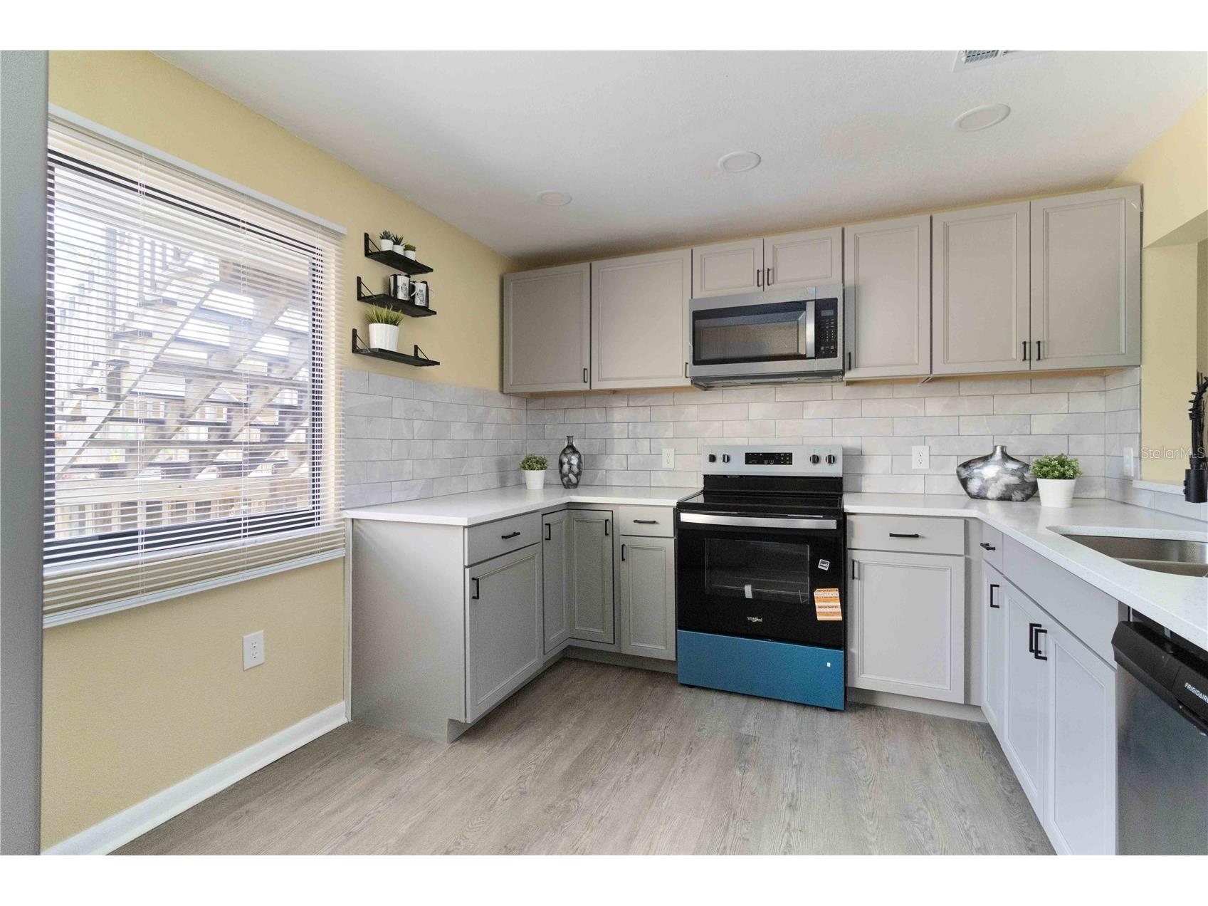 5345 Lake Arrowhead Trail #12 Sarasota FL 34231 A4686634 image6