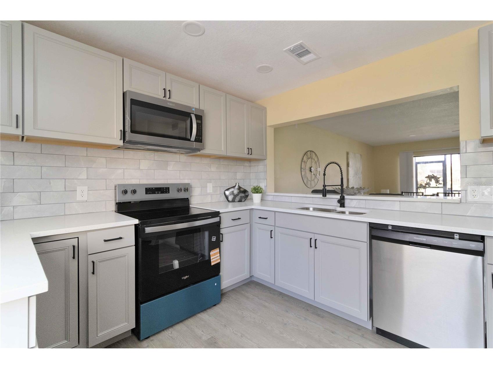 5345 Lake Arrowhead Trail #12 Sarasota FL 34231 A4686634 image7