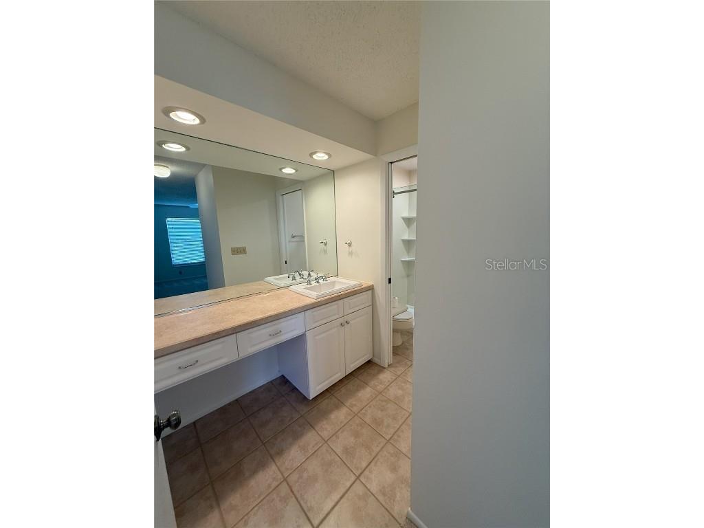 5345 Pamela Wood Way Sarasota FL 34233 A4637875 image12