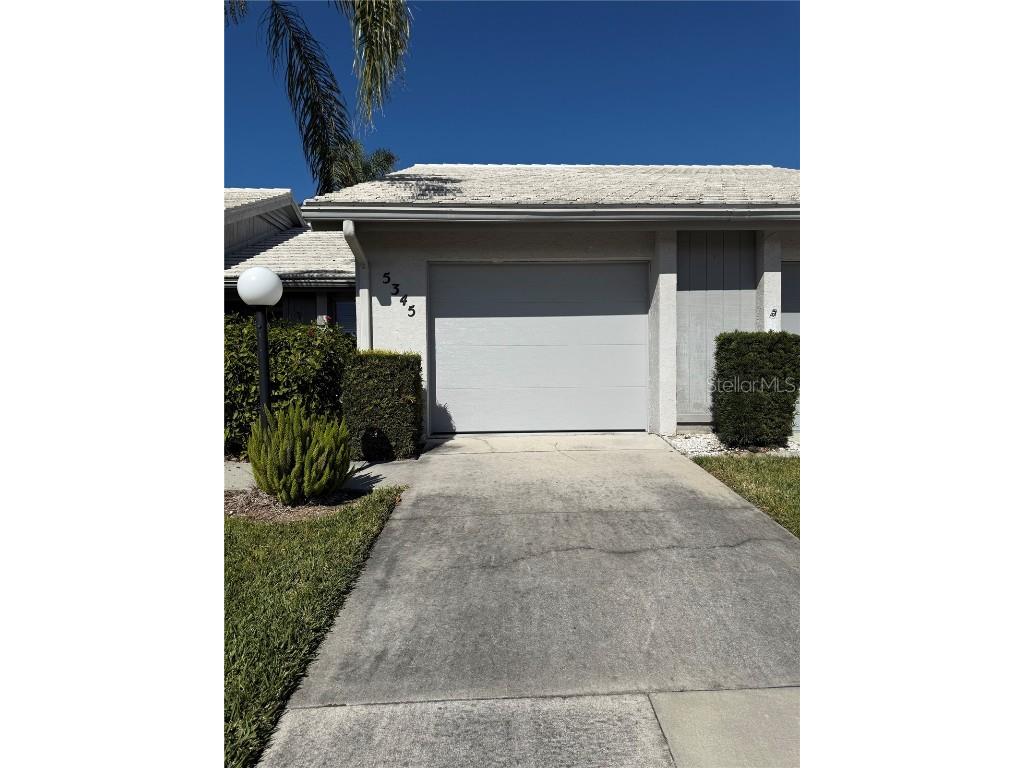5345 Pamela Wood Way Sarasota FL 34233 A4637875 image2