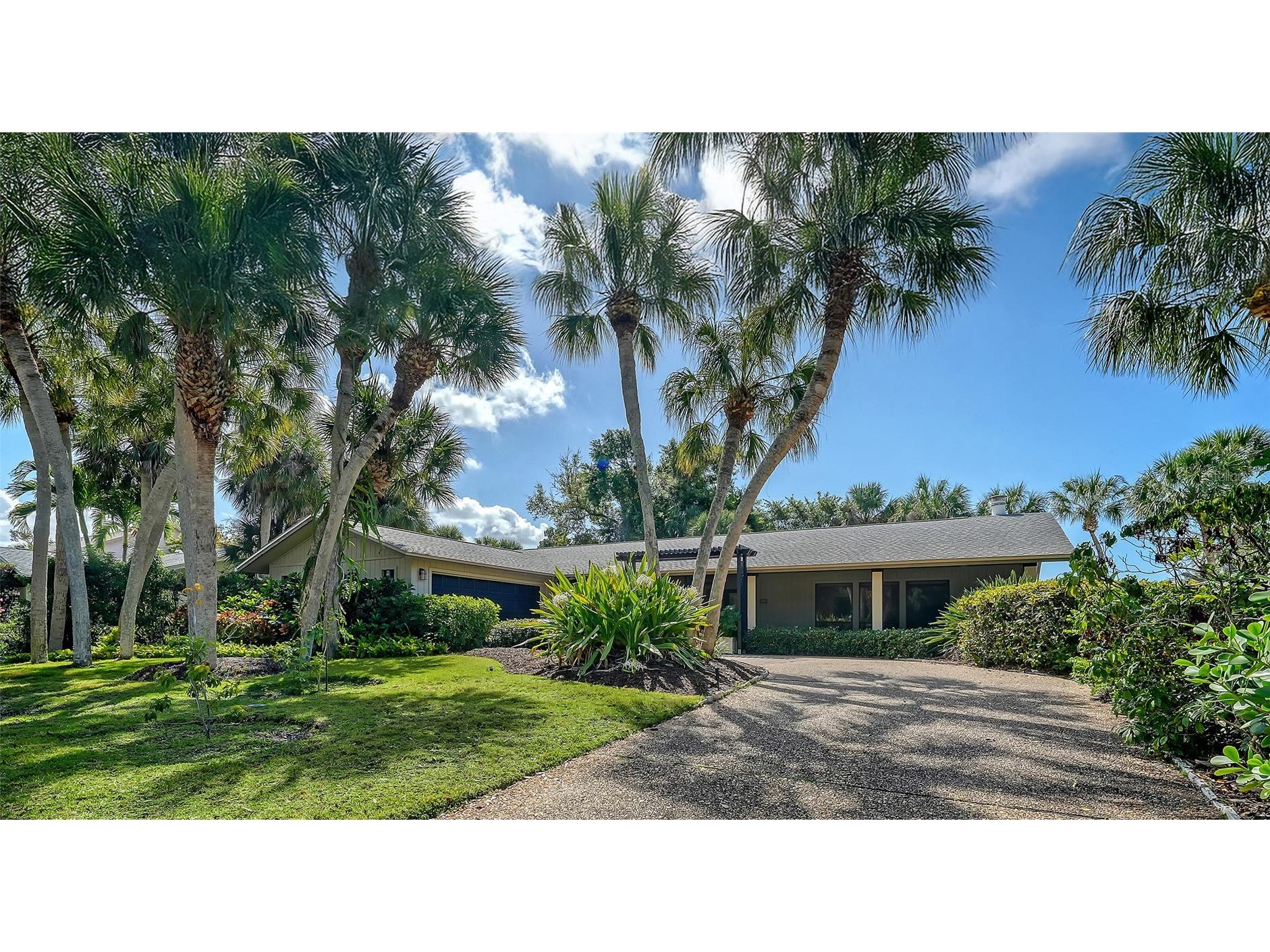 5345 Siesta Court Sarasota FL 34242 A4685607 image1
