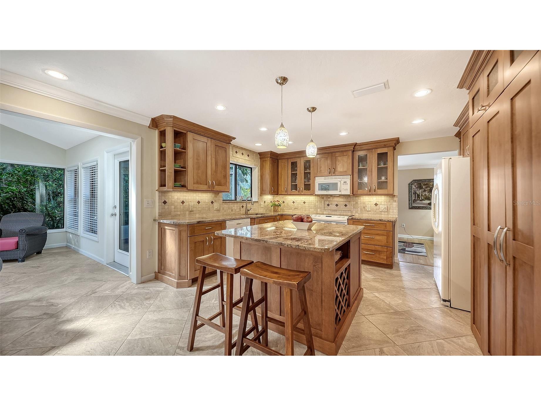 5345 Siesta Court Sarasota FL 34242 A4685607 image11