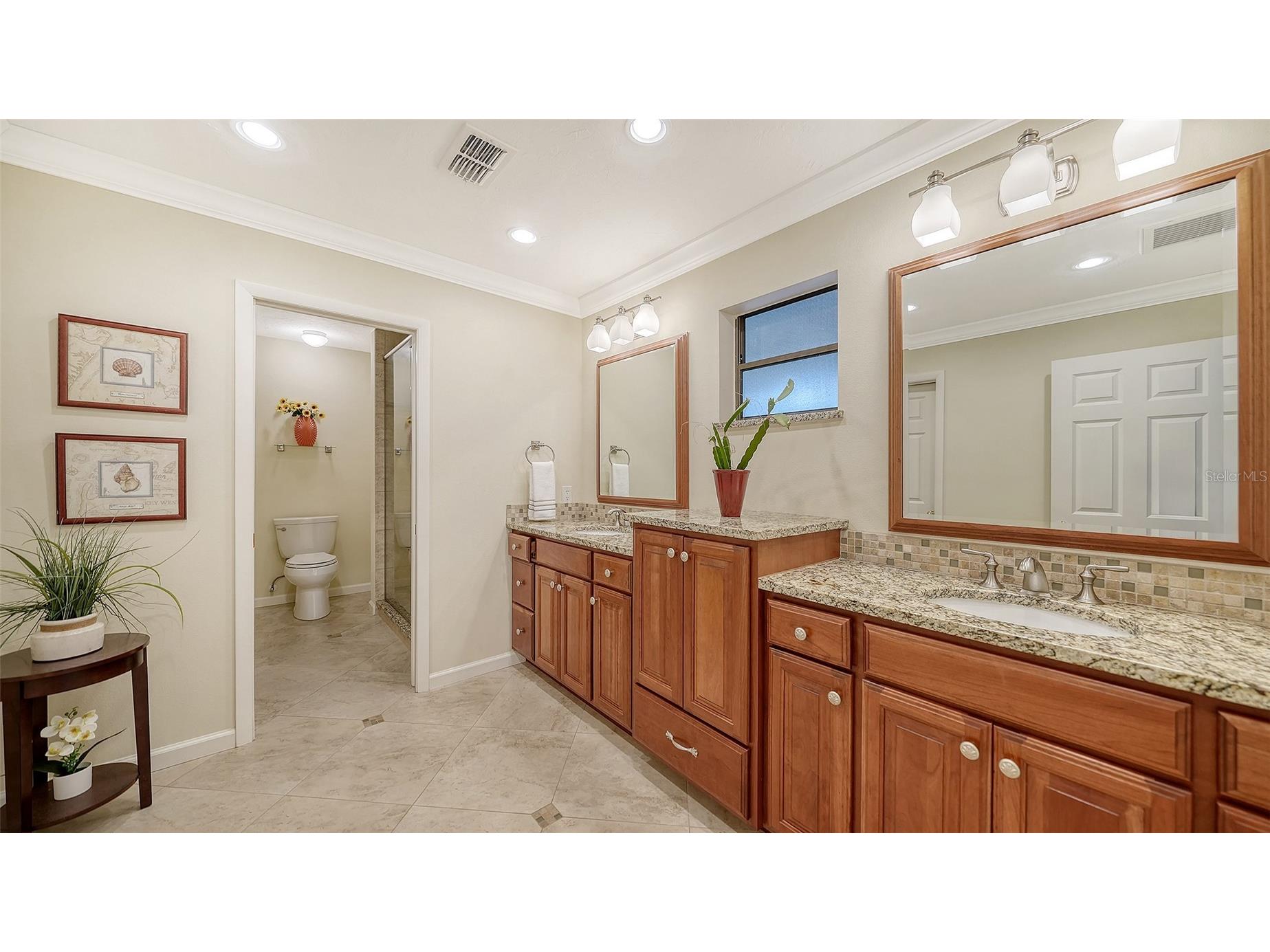 5345 Siesta Court Sarasota FL 34242 A4685607 image17