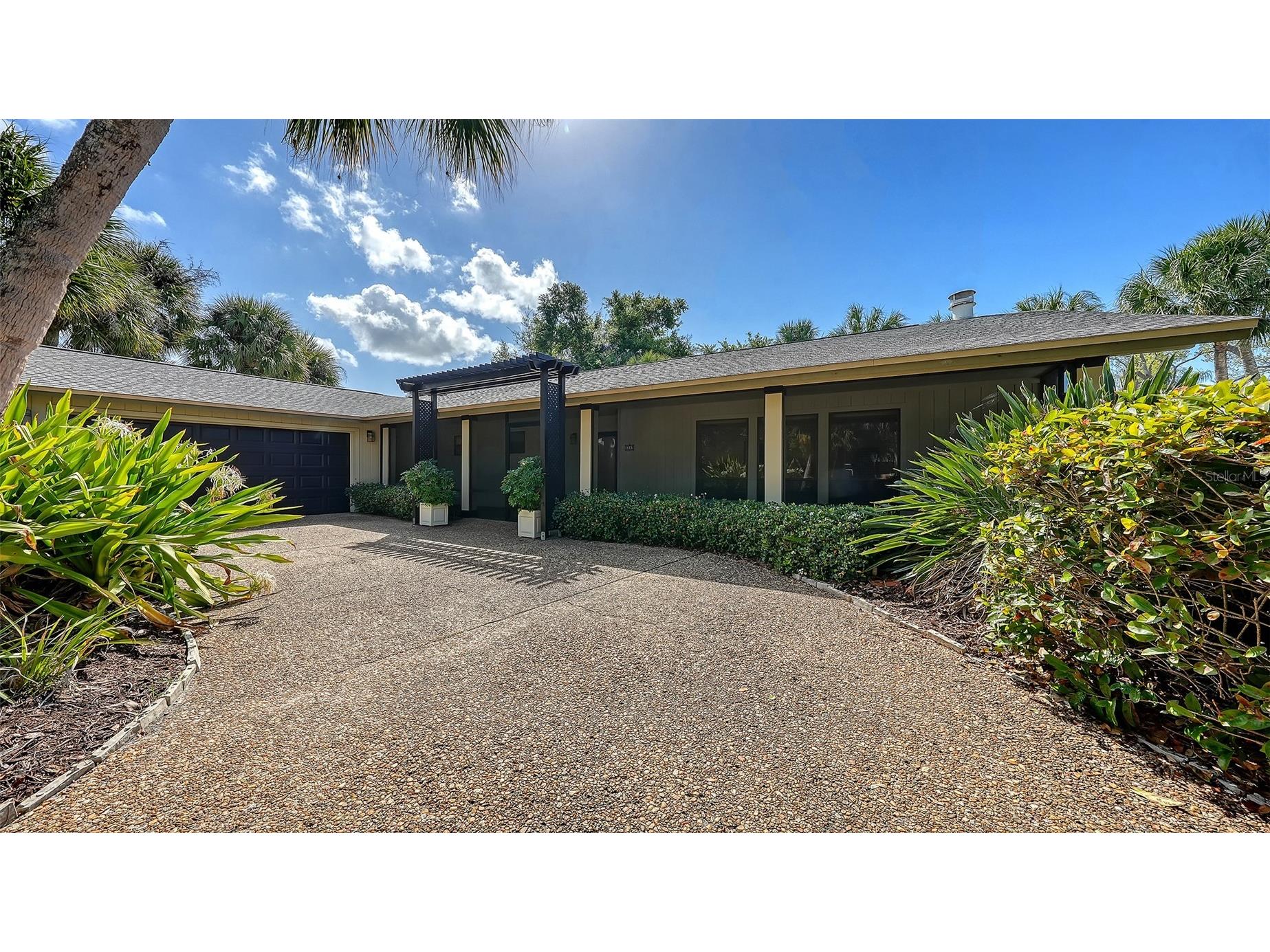 5345 Siesta Court Sarasota FL 34242 A4685607 image2