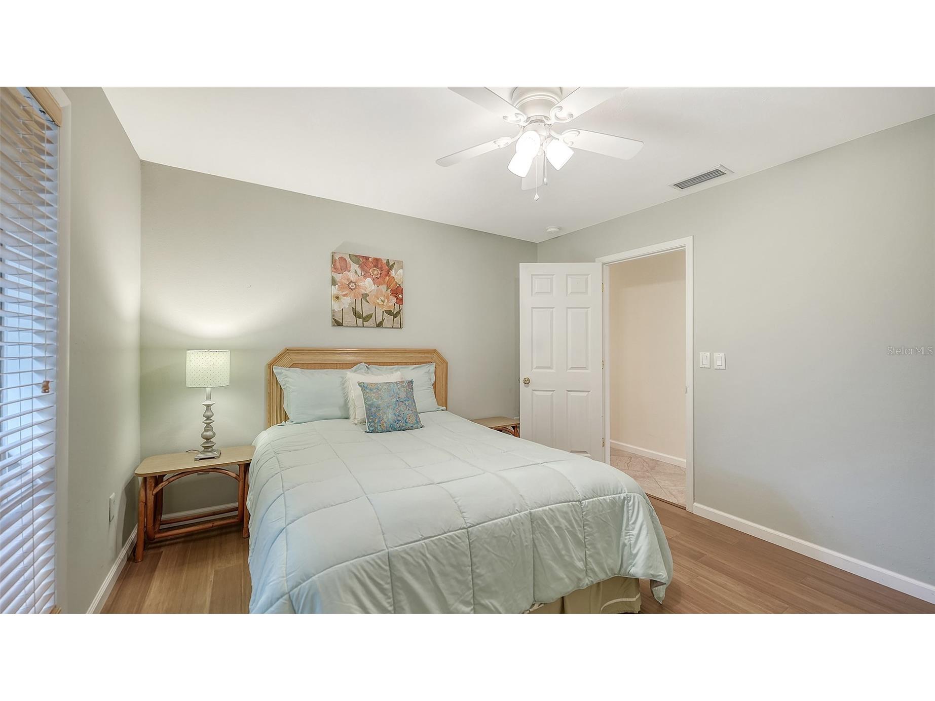 5345 Siesta Court Sarasota FL 34242 A4685607 image21