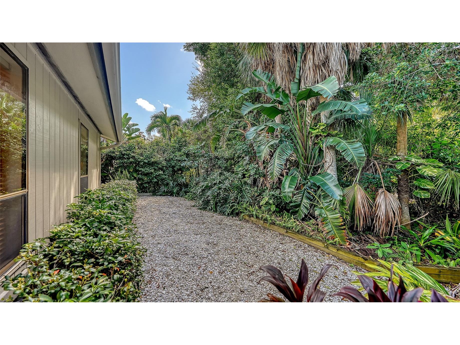 5345 Siesta Court Sarasota FL 34242 A4685607 image23