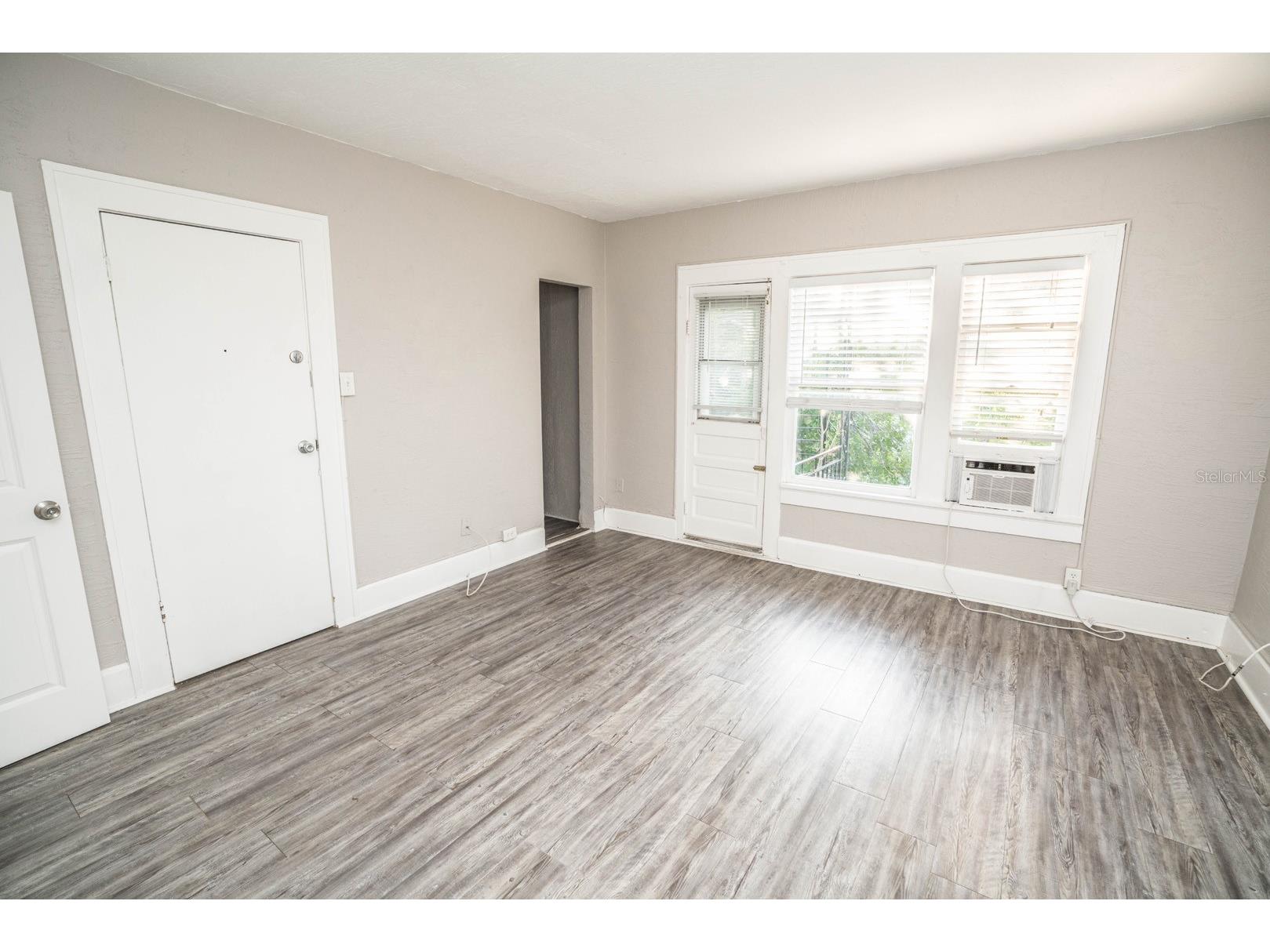 535 2nd Street N #4 Saint Petersburg FL 33701 TB8509121 image5