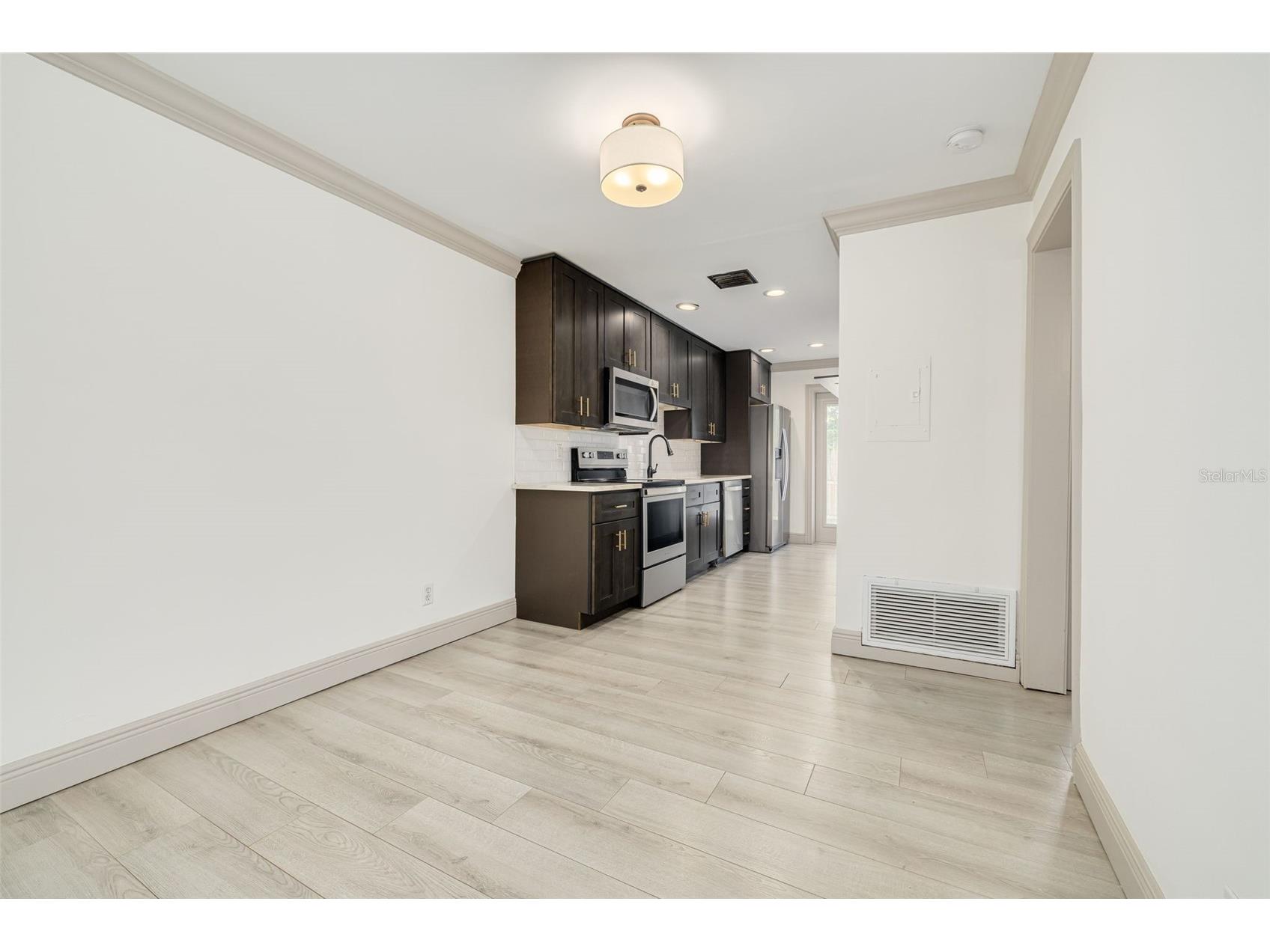 535 32nd Avenue N #5 Saint Petersburg FL 33704 TB8504313 image8