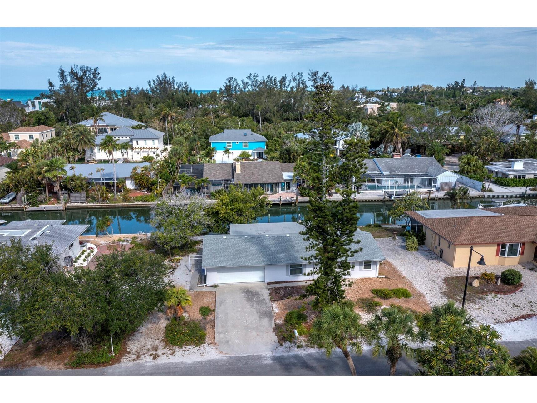 535 De Narvaez Drive Longboat Key FL 34228 - SARASOTA BAY A4683586 image1
