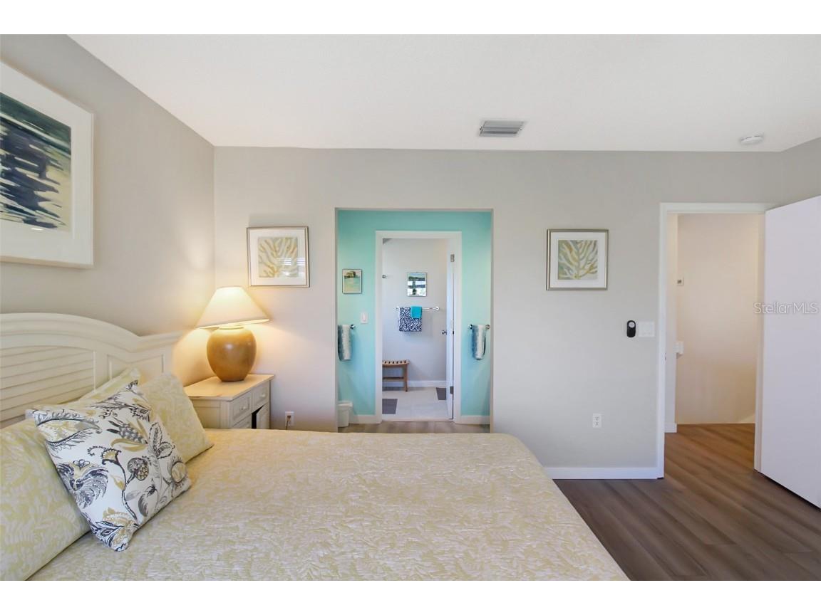 535 Forest Way Longboat Key FL 34228 A4655086 image32