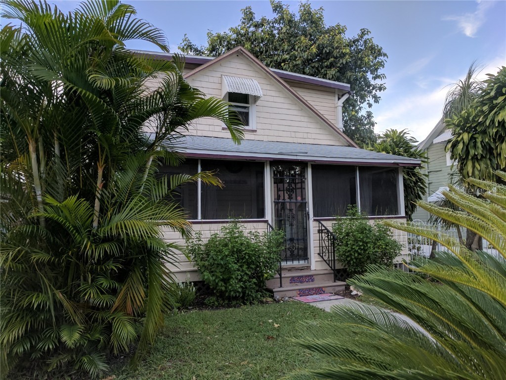 535 Kirkwood Terrace N #UPPER Saint Petersburg FL 33701 U8221274 image1