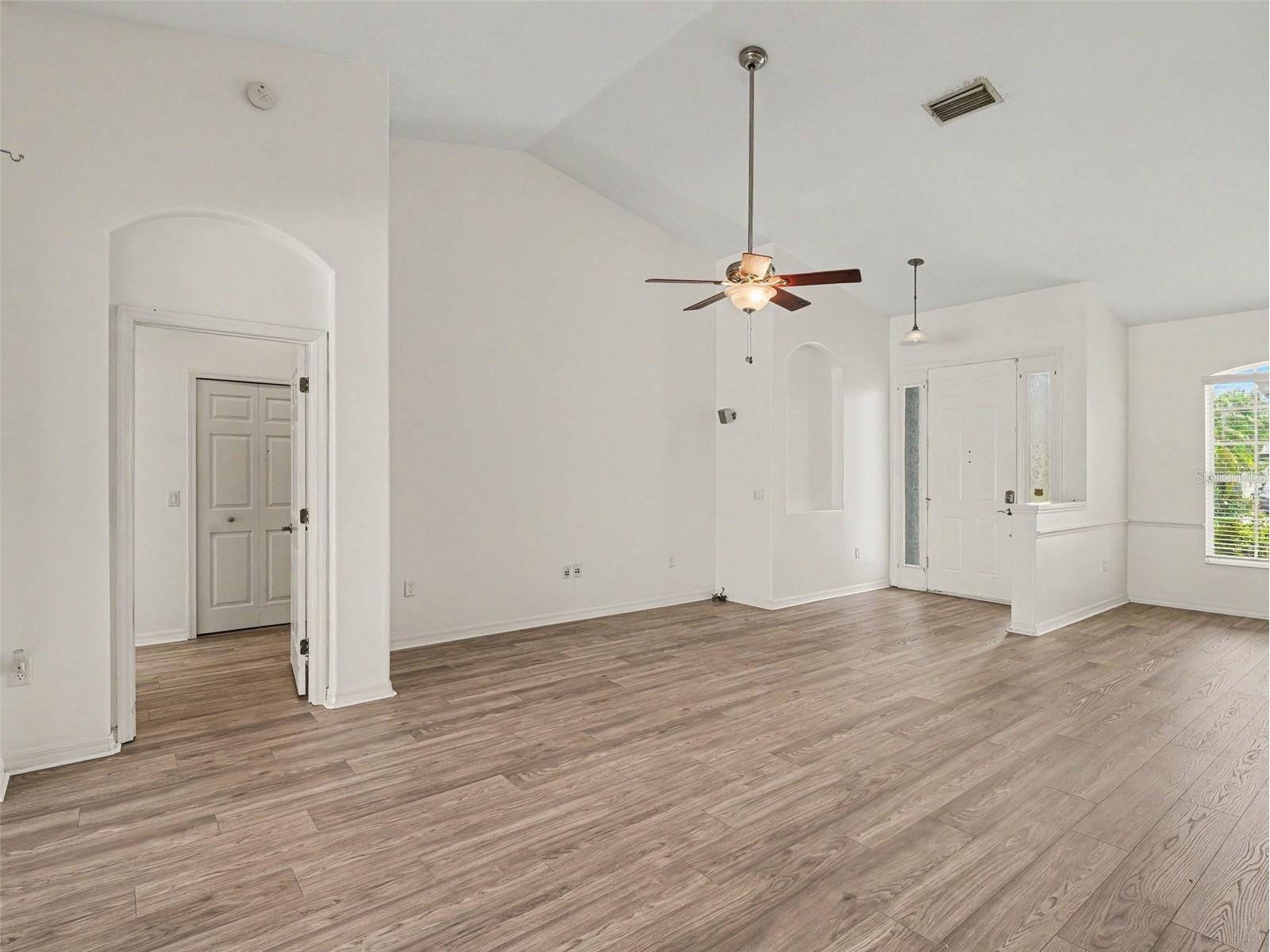 535 Planters Manor Way Bradenton FL 34212 TB8487107 image4