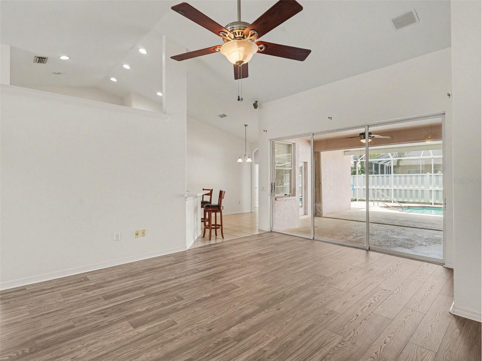 535 Planters Manor Way Bradenton FL 34212 TB8487107 image5