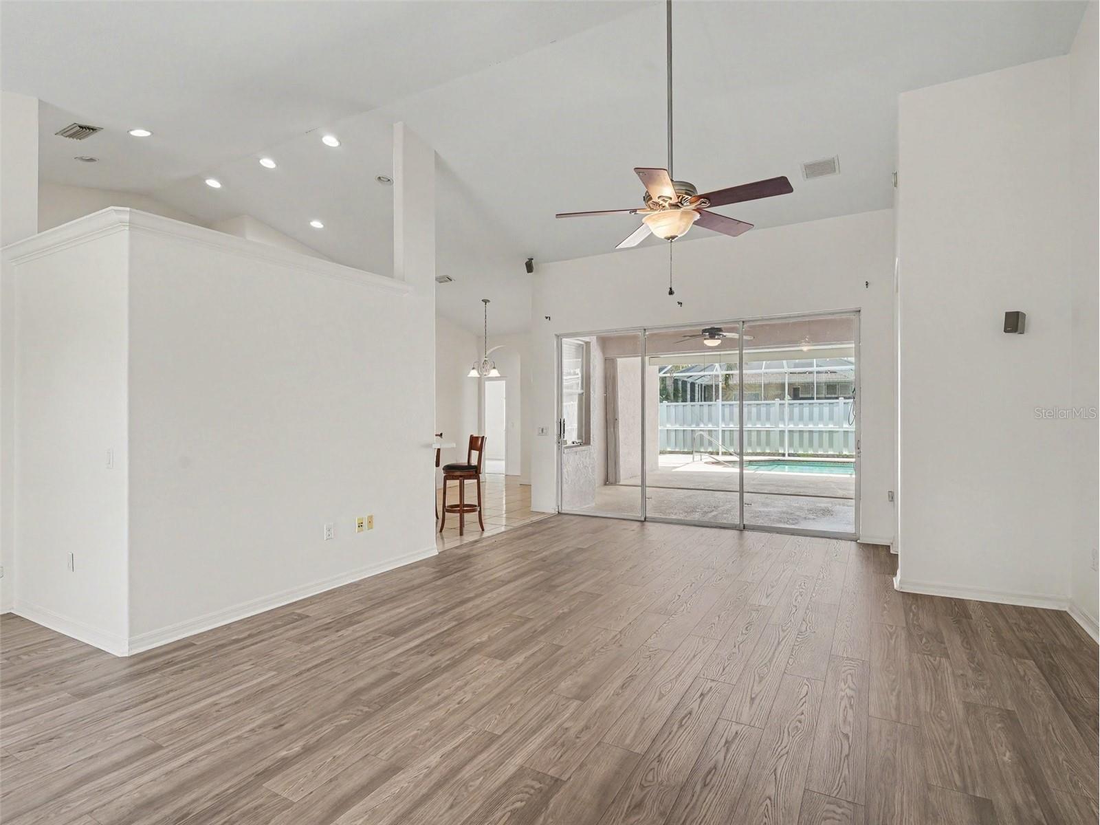 535 Planters Manor Way Bradenton FL 34212 TB8487107 image8