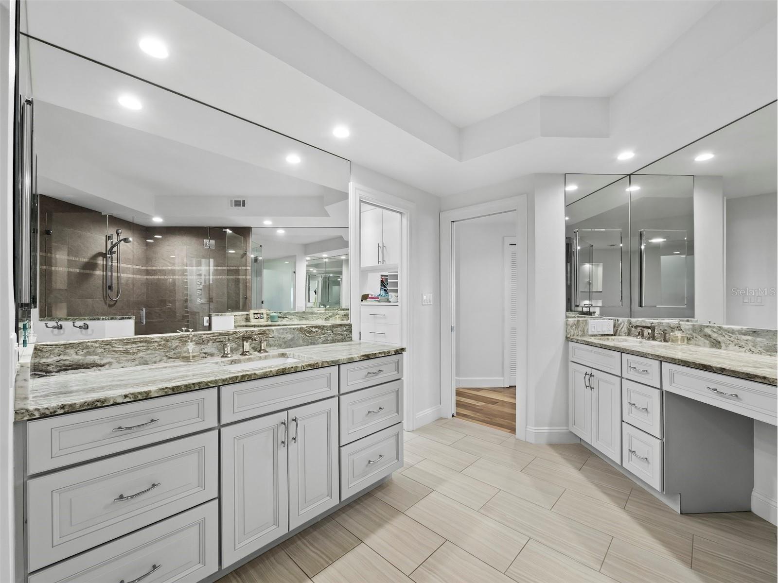 535 Sanctuary Drive #A603 Longboat Key FL 34228 A4689260 image24