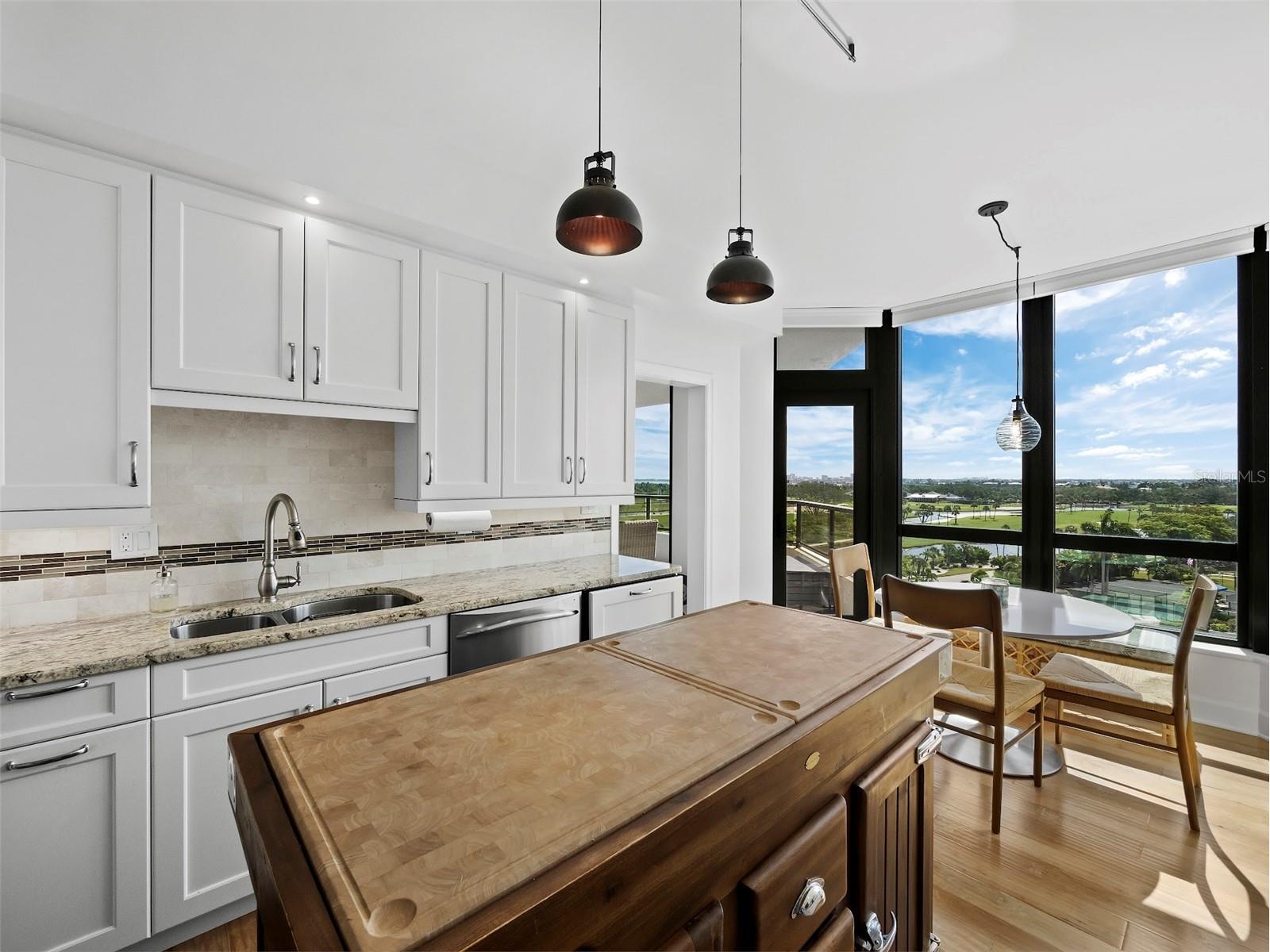 535 Sanctuary Drive #A603 Longboat Key FL 34228 A4689260 image27