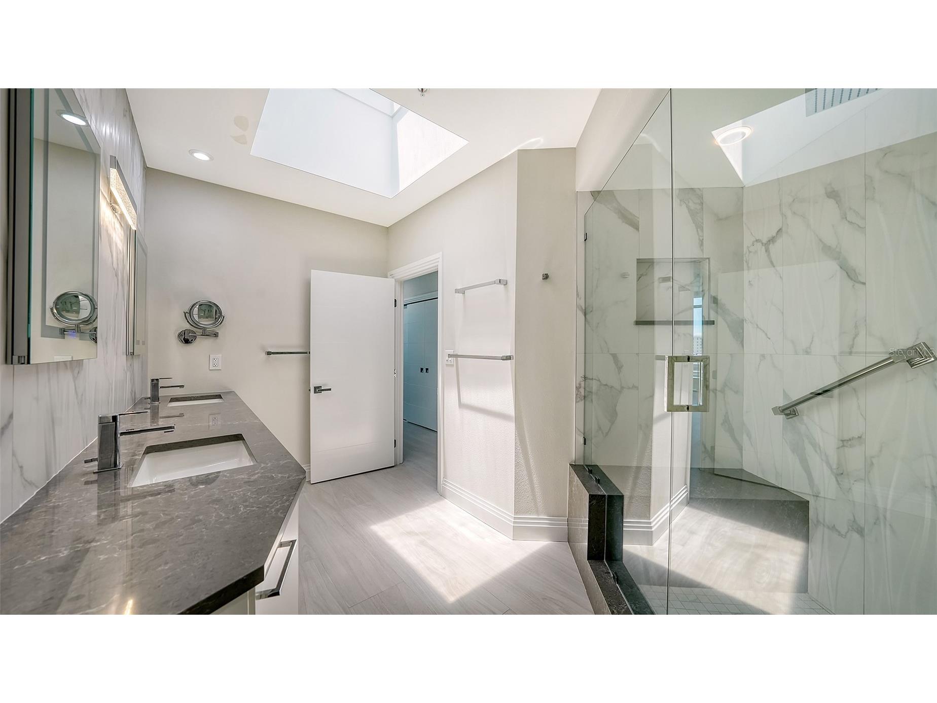535 Sanctuary Drive #C807 Longboat Key FL 34228 - GULF OF MEXICO A4680240 image35