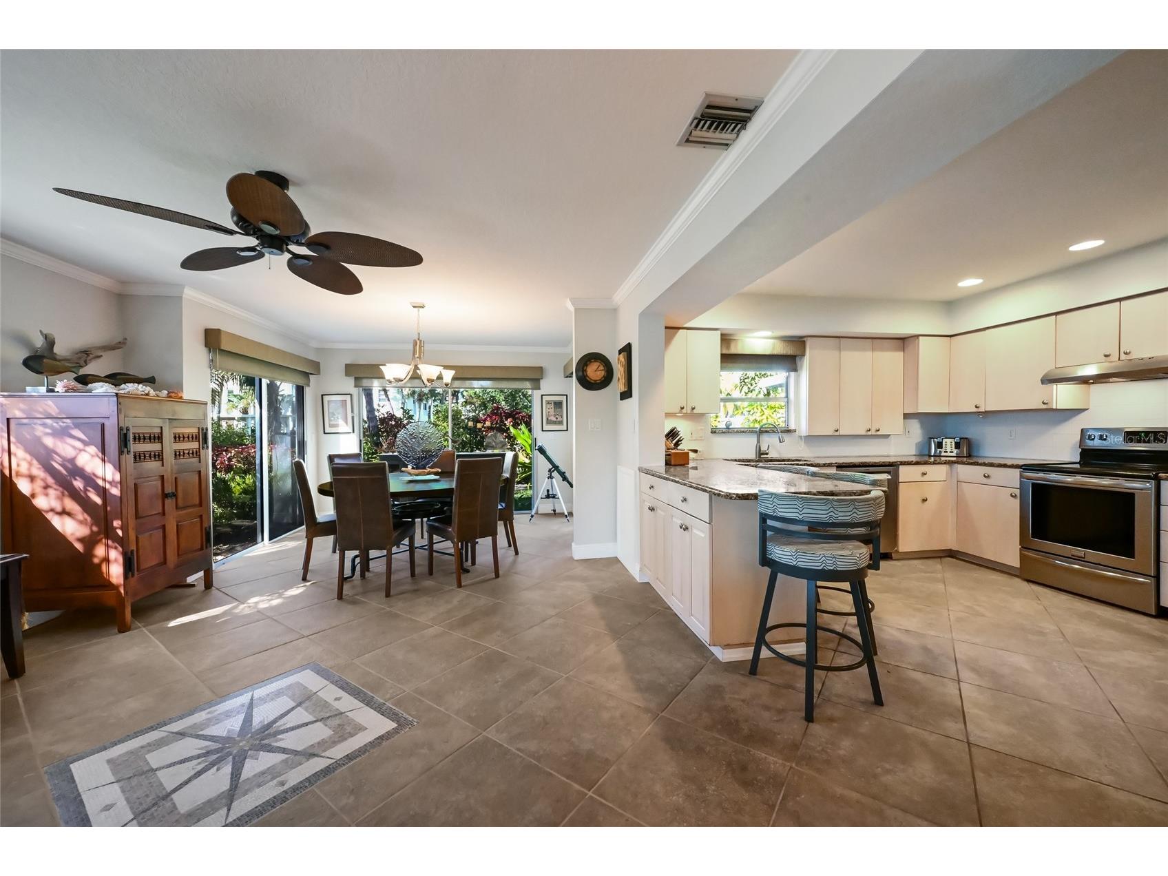 535 Sutton Place Longboat Key FL 34228 A4678021 image10