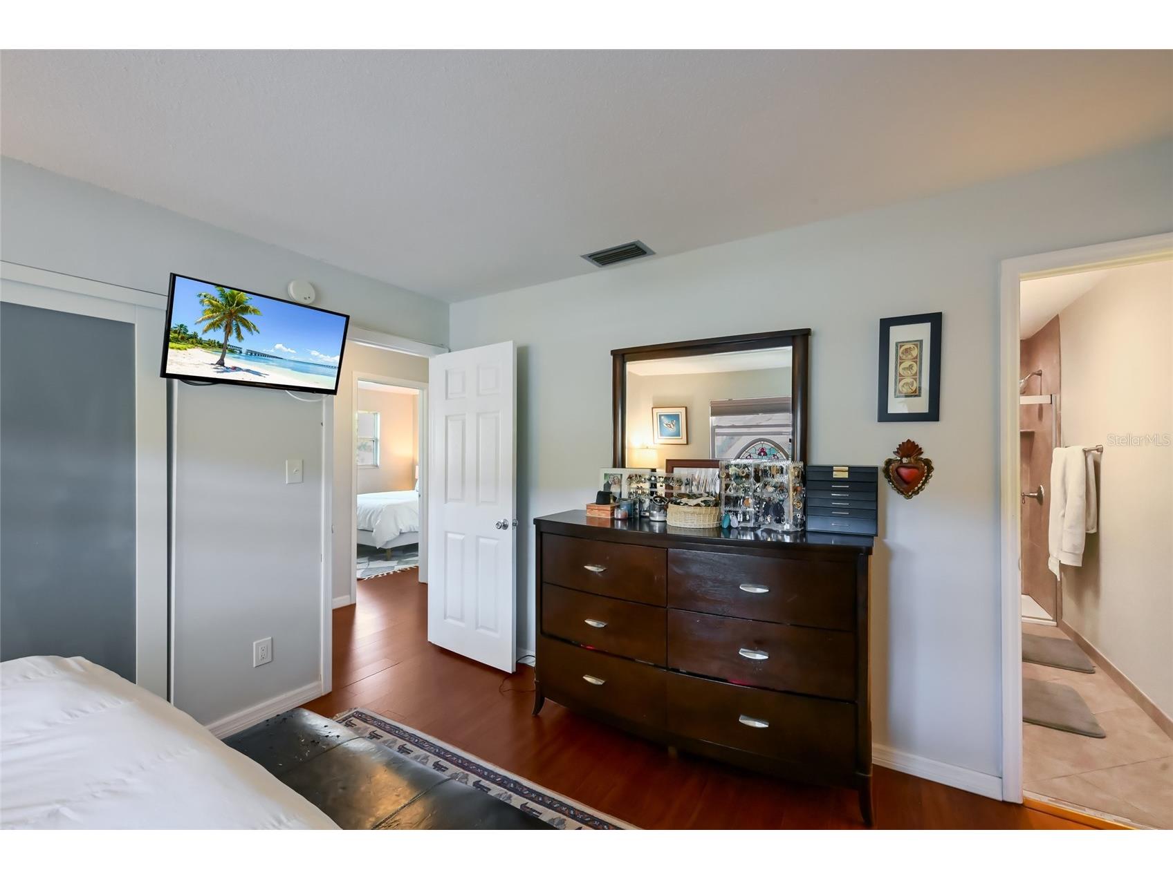 535 Sutton Place Longboat Key FL 34228 A4678021 image19