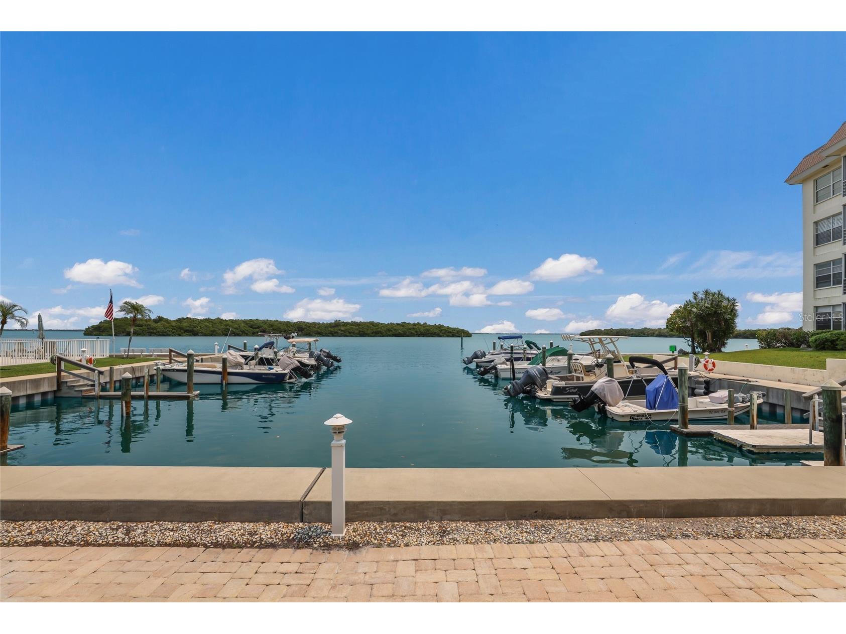 535 Sutton Place Longboat Key FL 34228 A4678021 image3