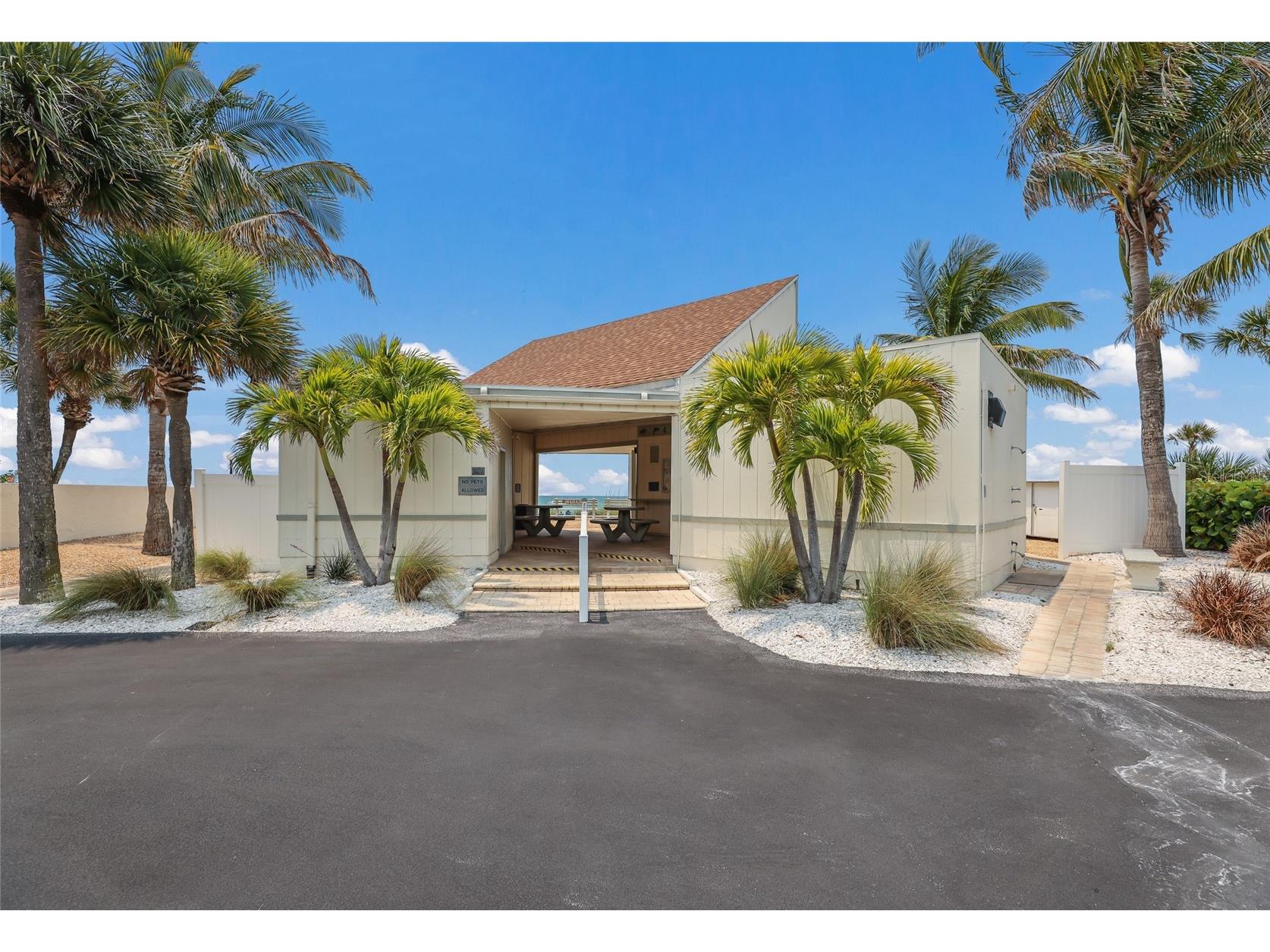 535 Sutton Place Longboat Key FL 34228 A4678021 image31