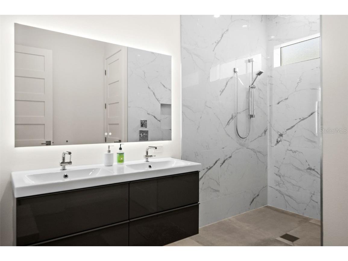 5351 Moeller Avenue Sarasota FL 34233 A4638260 image16