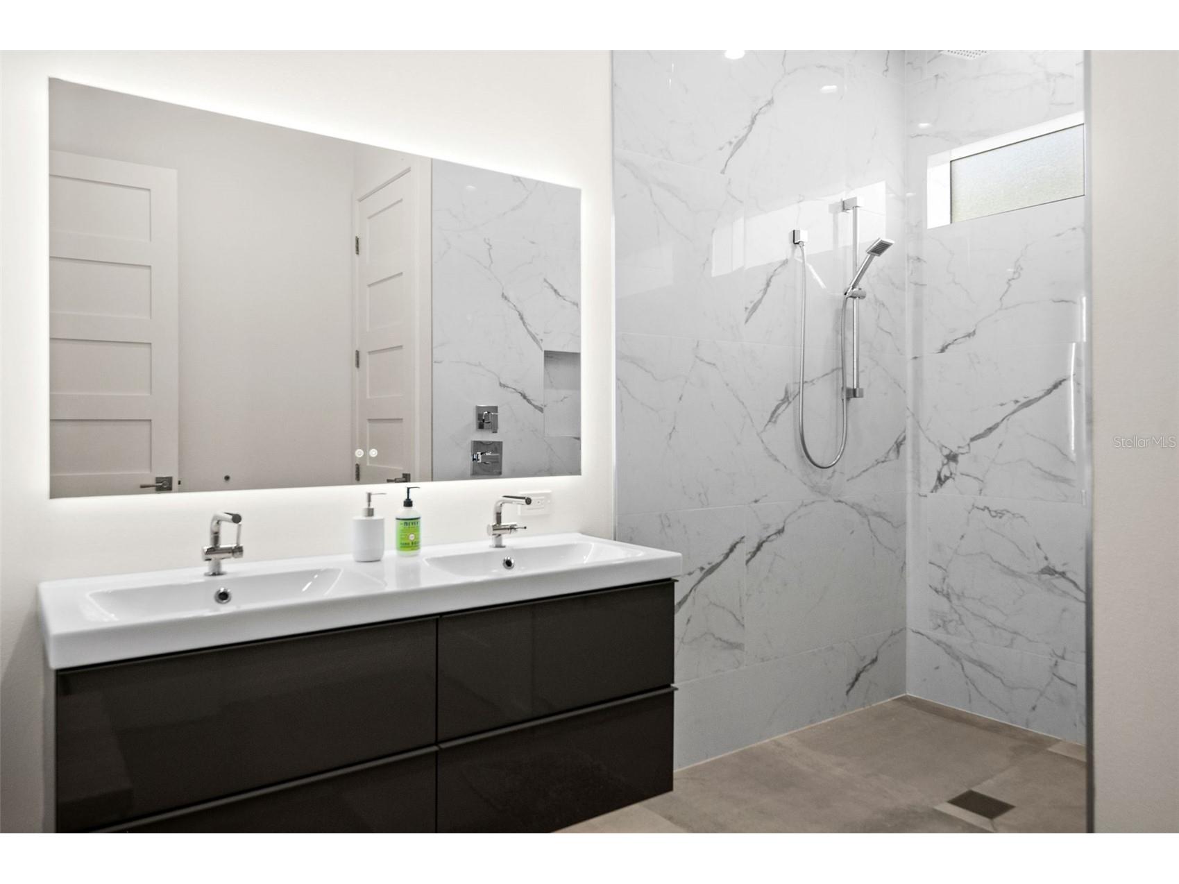 5351 Moeller Avenue Sarasota FL 34233 A4689390 image15