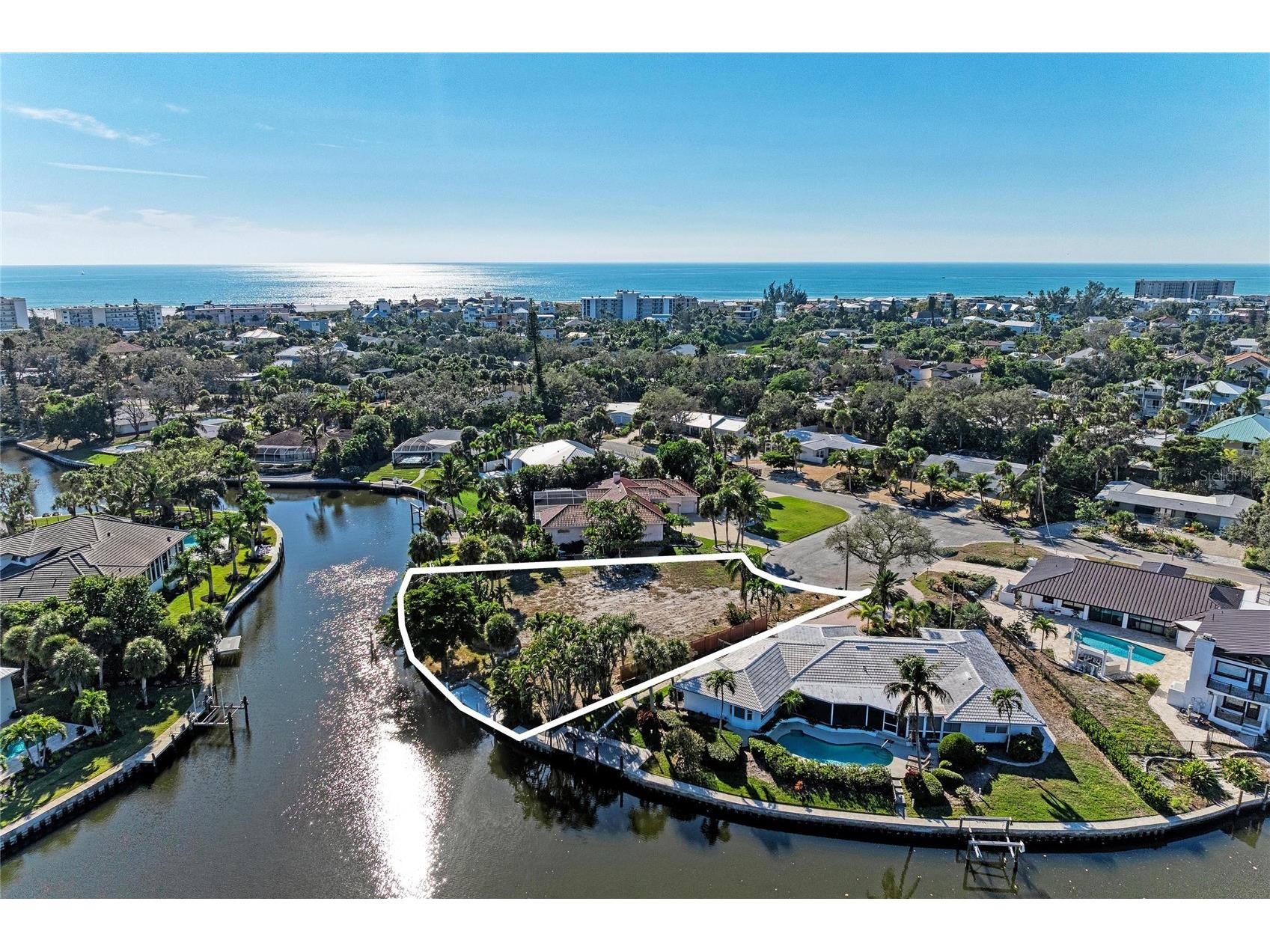 5353 Cape Leyte Drive Sarasota FL 34242 A4677740 image1