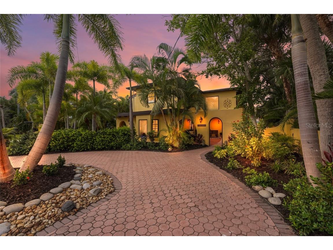 5354 Calle Florida Sarasota FL 34242 A4664418 image1