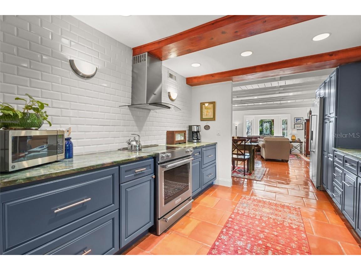 5354 Calle Florida Sarasota FL 34242 A4664418 image21