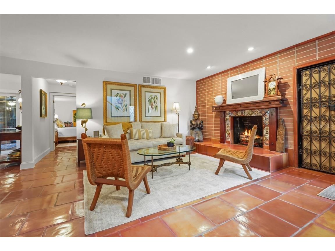 5354 Calle Florida Sarasota FL 34242 A4664418 image4