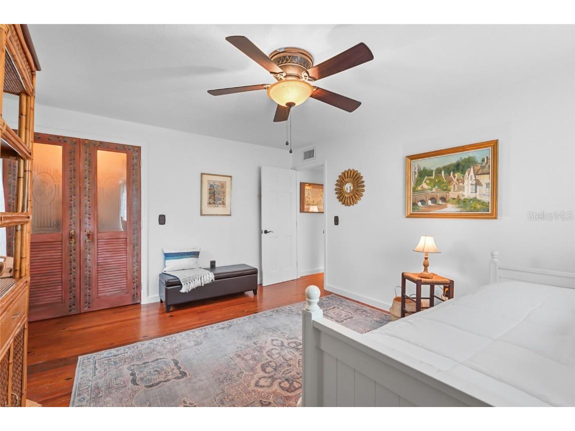 5354 Calle Florida Sarasota FL 34242 A4664418 image41