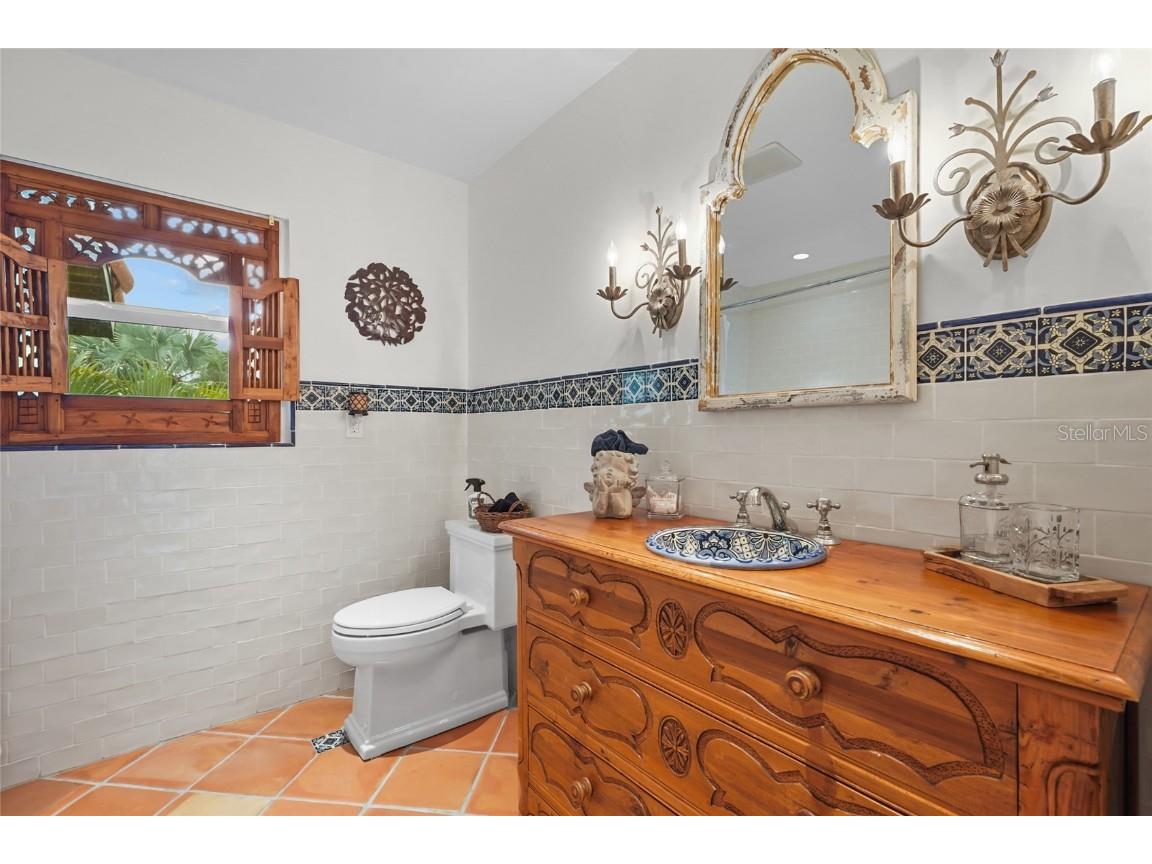 5354 Calle Florida Sarasota FL 34242 A4664418 image42