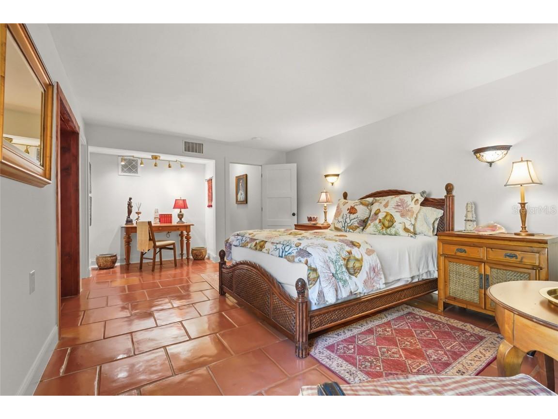 5354 Calle Florida Sarasota FL 34242 A4664418 image54