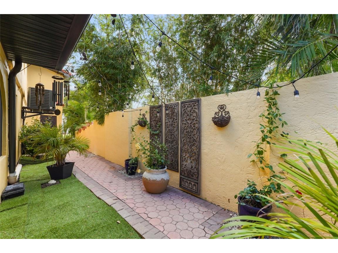 5354 Calle Florida Sarasota FL 34242 A4664418 image61