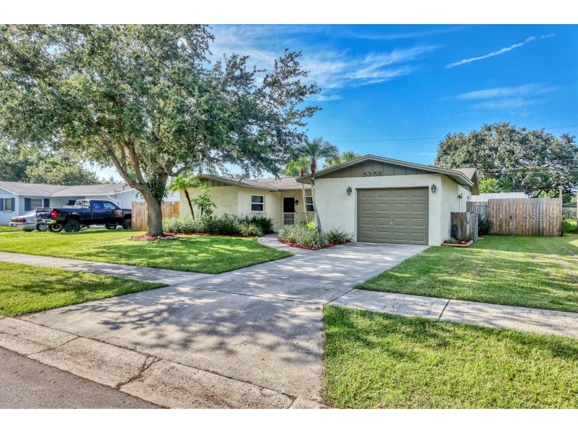 5358 Laurelwood Place Sarasota FL 34232 A4619162 image1