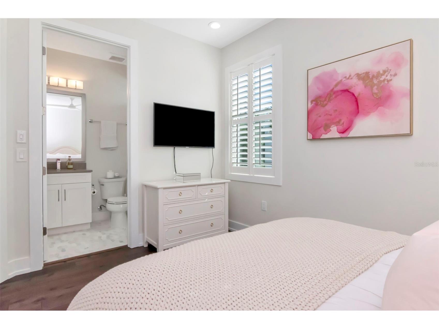 536 4th Avenue S #2 Saint Petersburg FL 33701 TB8491504 image37