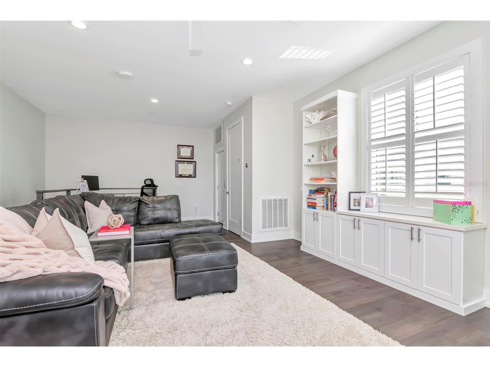 536 4th Avenue S #2 Saint Petersburg FL 33701 TB8491504 image43