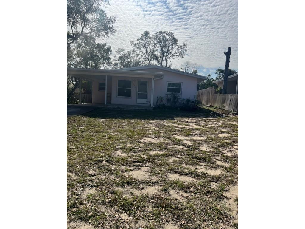 536 E Center Street Tarpon Springs FL 34689 W7871512 image1