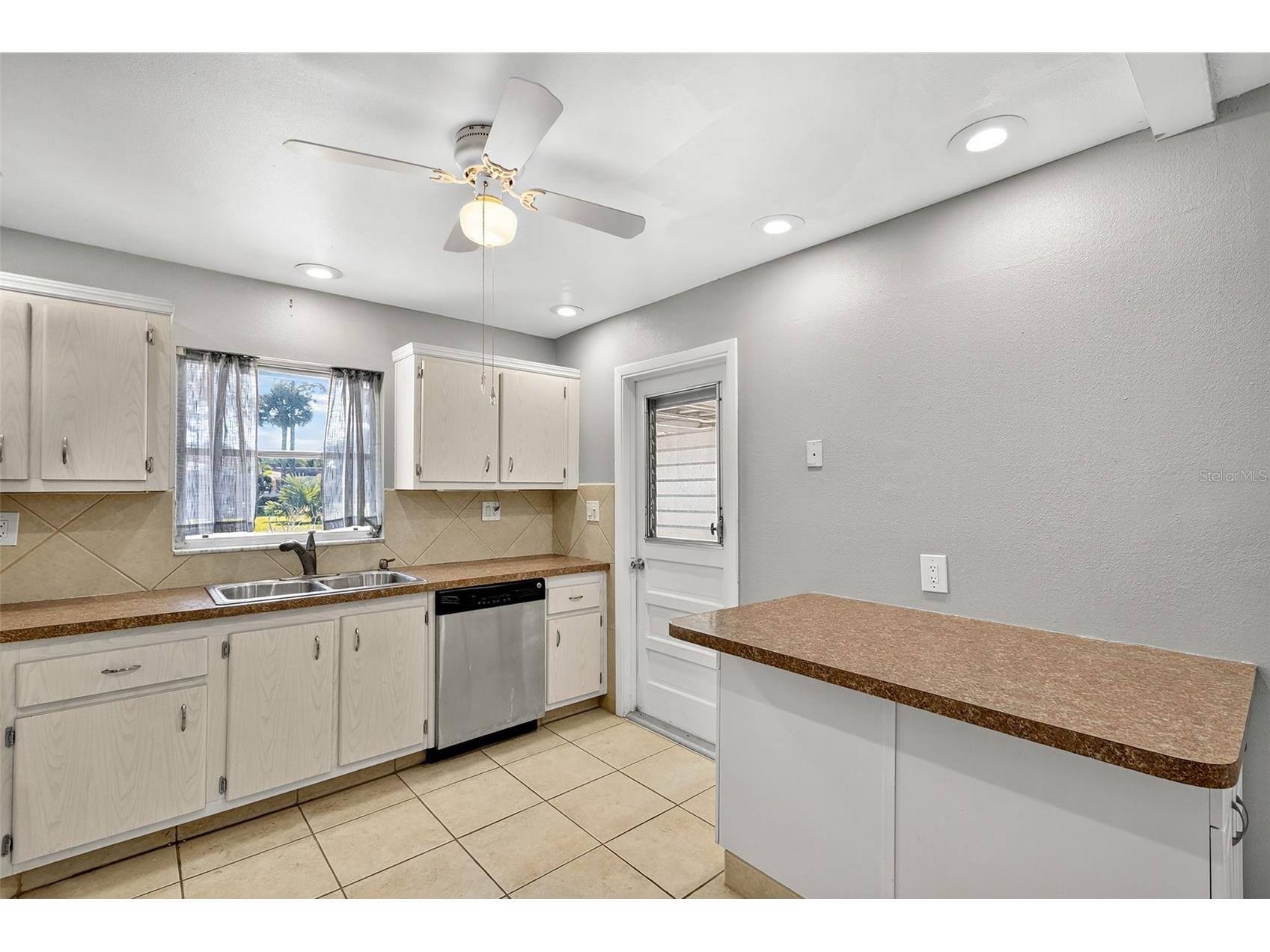 536 Pangola Drive North Fort Myers FL 33903 A4679452 image10