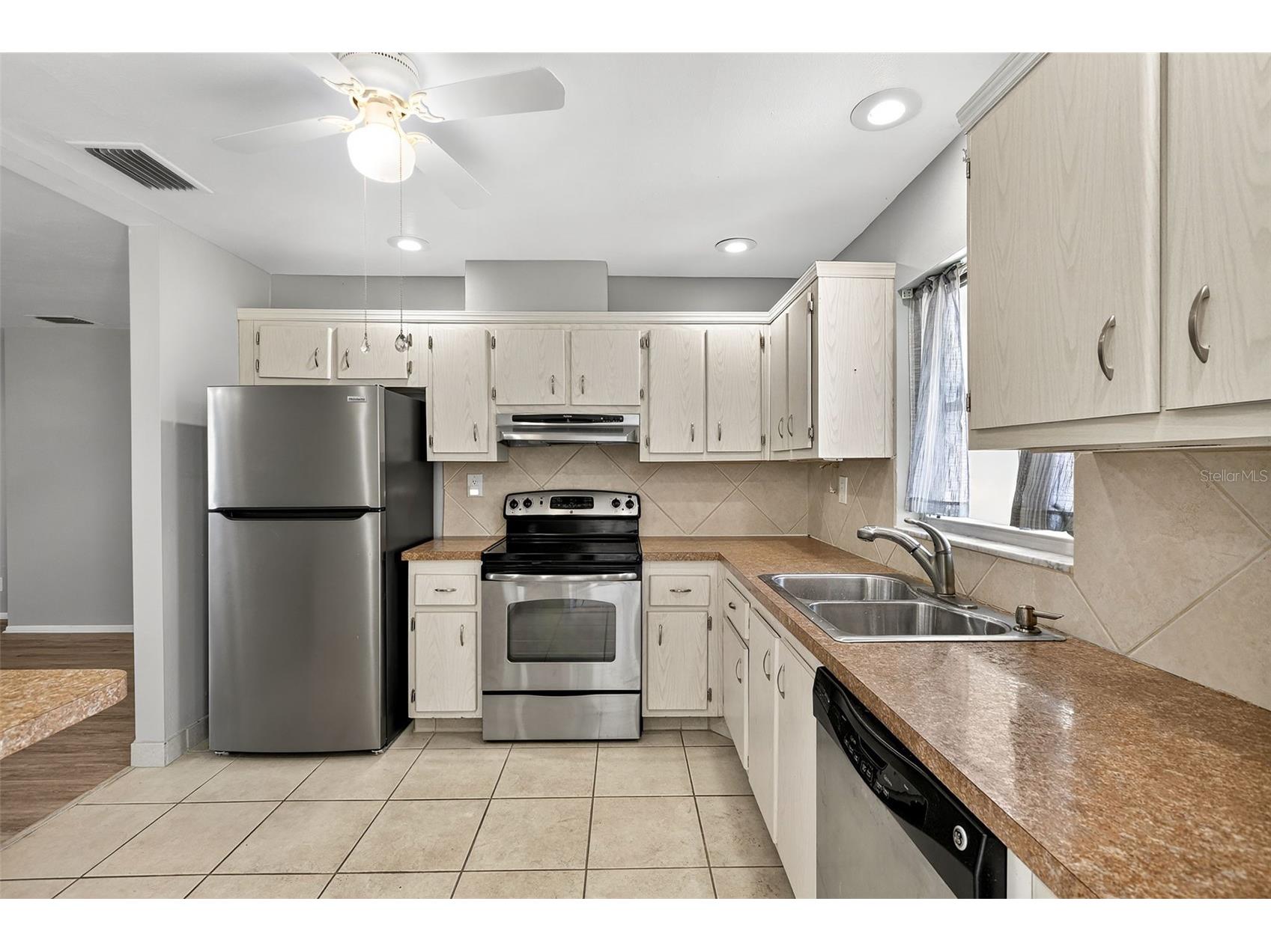 536 Pangola Drive North Fort Myers FL 33903 A4679452 image8