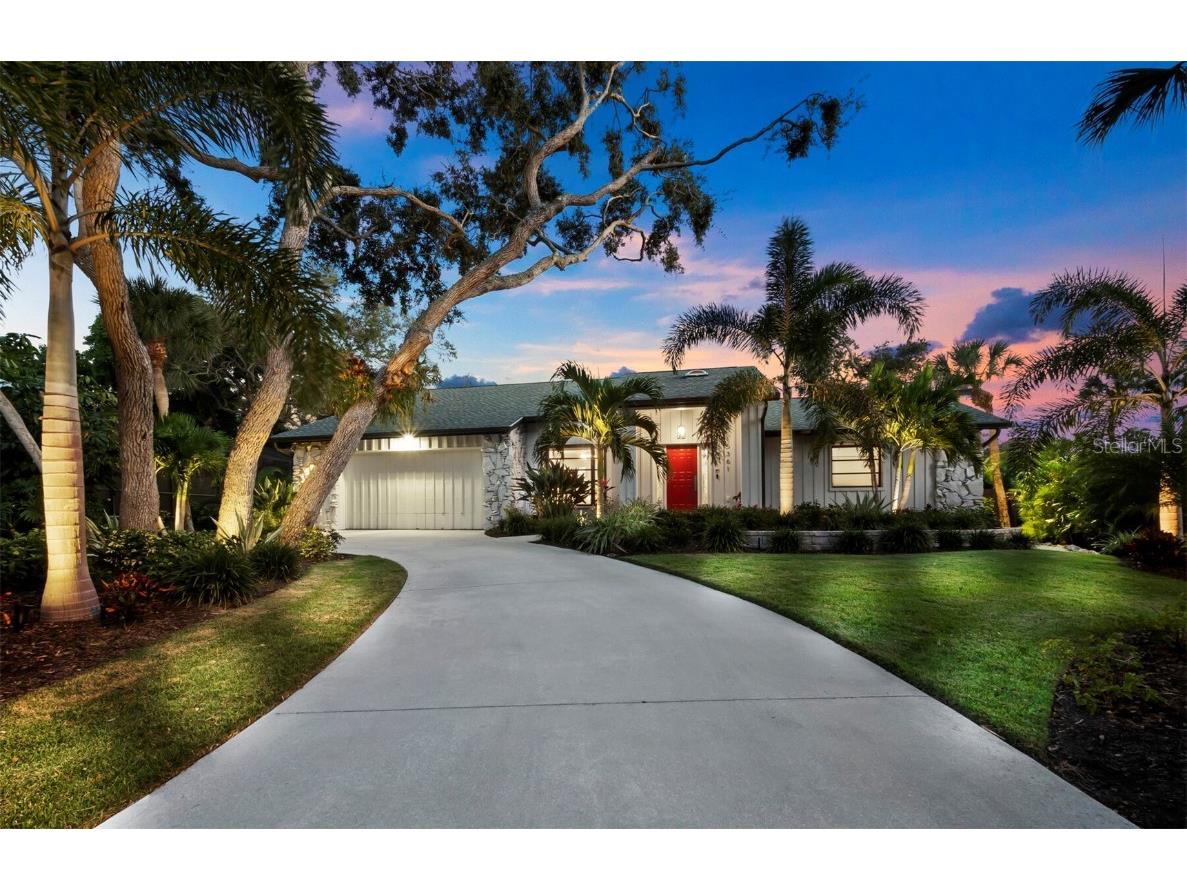 5361 Siesta Court Sarasota FL 34242 A4591519 image1